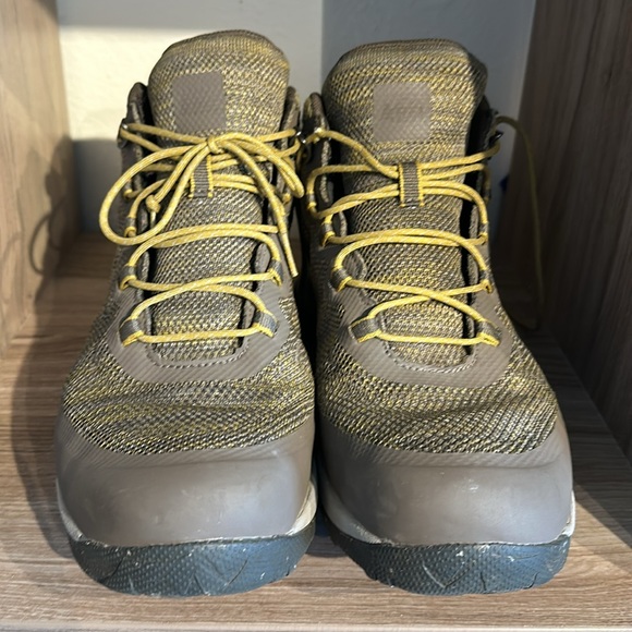 REI hiking boots - Picture 9 of 15